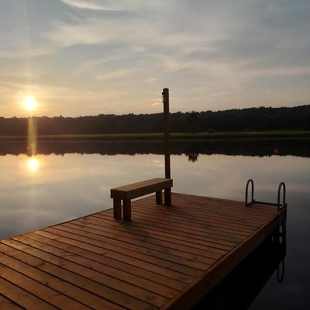 Poconos Brand New Lakefront Oasis 1 Acre, Hottub Gameroom Firepits Talk About Privacy Albrightsville 外观 照片