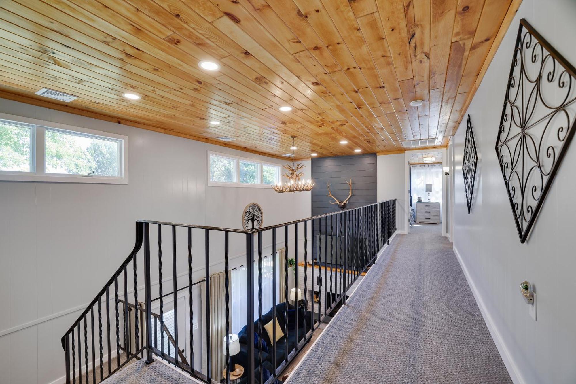 Poconos Brand New Lakefront Oasis 1 Acre, Hottub Gameroom Firepits Talk About Privacy Albrightsville 外观 照片