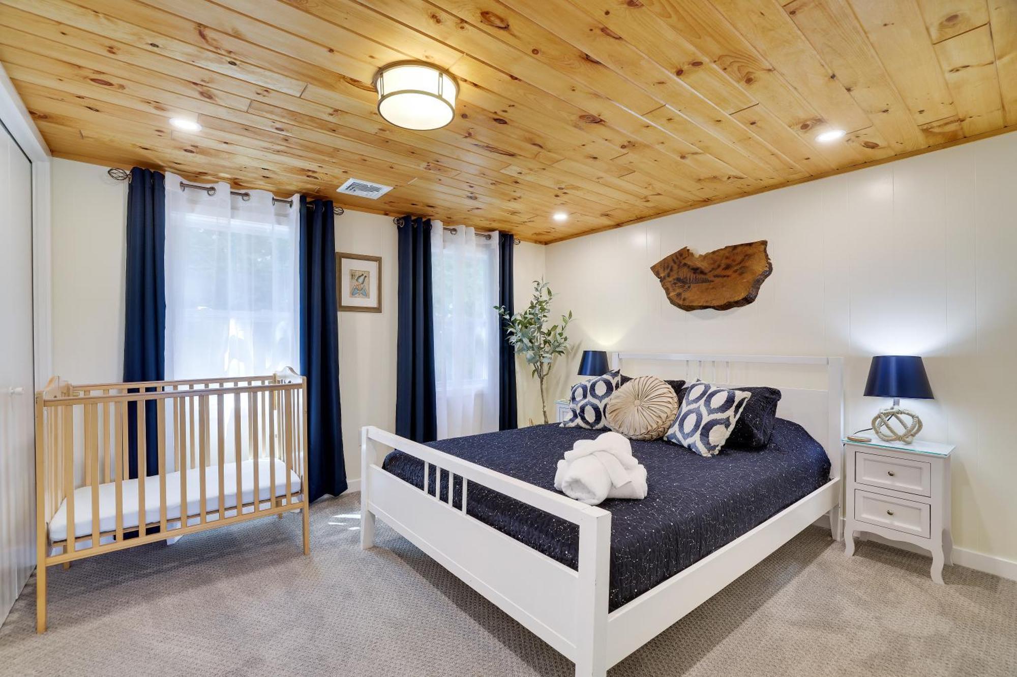 Poconos Brand New Lakefront Oasis 1 Acre, Hottub Gameroom Firepits Talk About Privacy Albrightsville 外观 照片