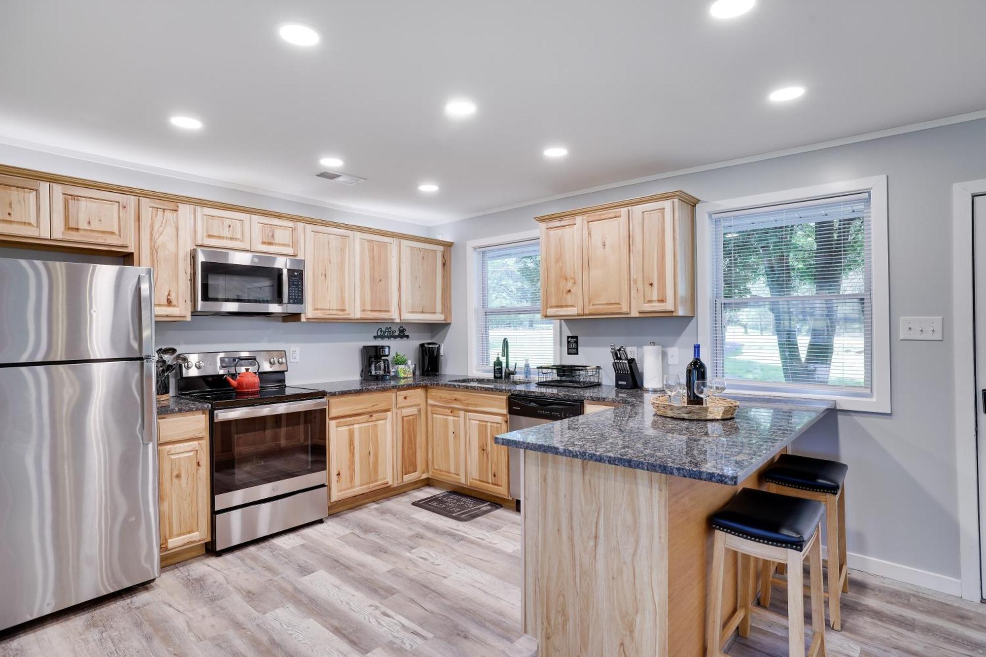 Poconos Brand New Lakefront Oasis 1 Acre, Hottub Gameroom Firepits Talk About Privacy Albrightsville 外观 照片