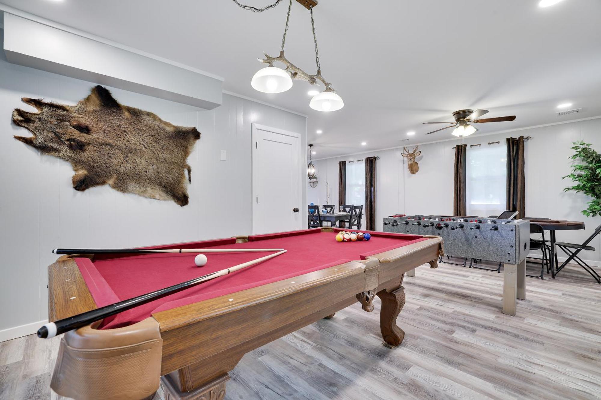 Poconos Brand New Lakefront Oasis 1 Acre, Hottub Gameroom Firepits Talk About Privacy Albrightsville 外观 照片